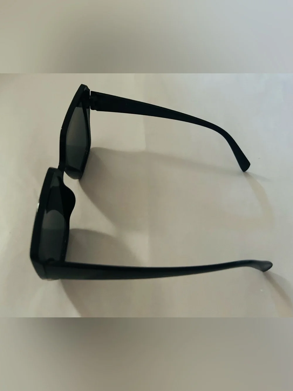 New Large Women’s Sunglasses Black Frames
